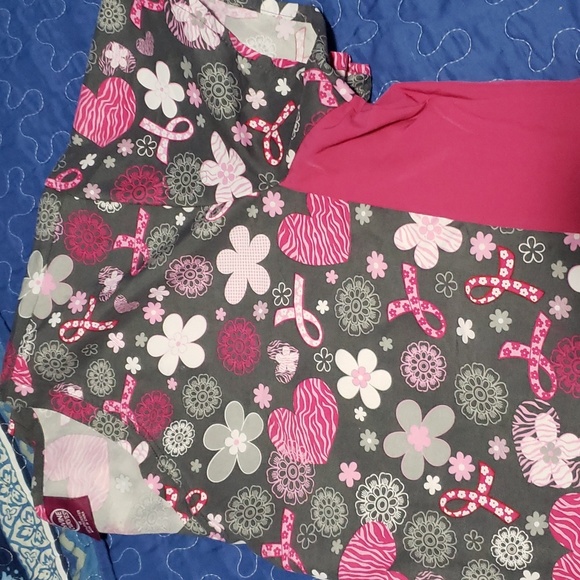 Printed Scrub top - Picture 3 of 4